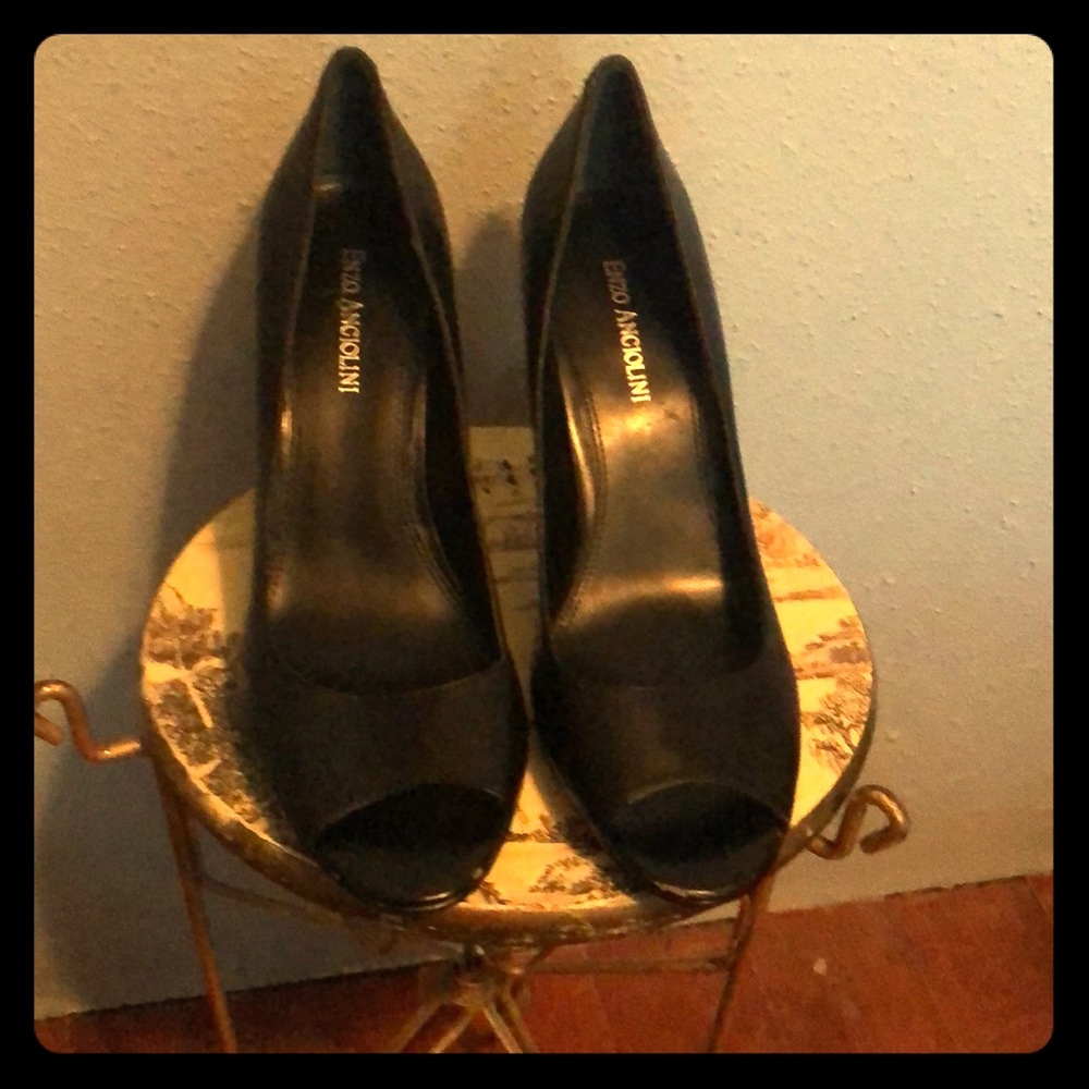 Black Enzo Angiolini peep toe heels